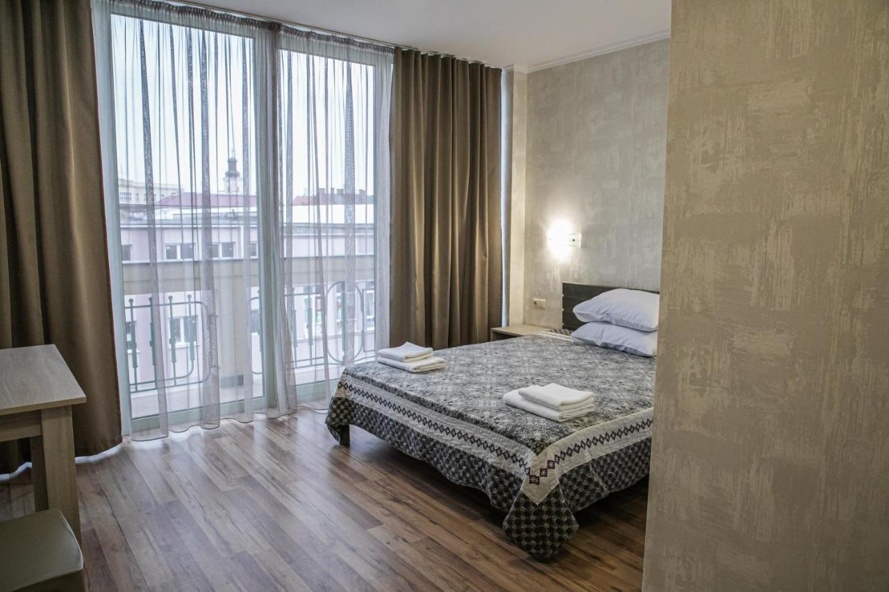 Alina Hotel & Hostel Užhorod Exteriér fotografie