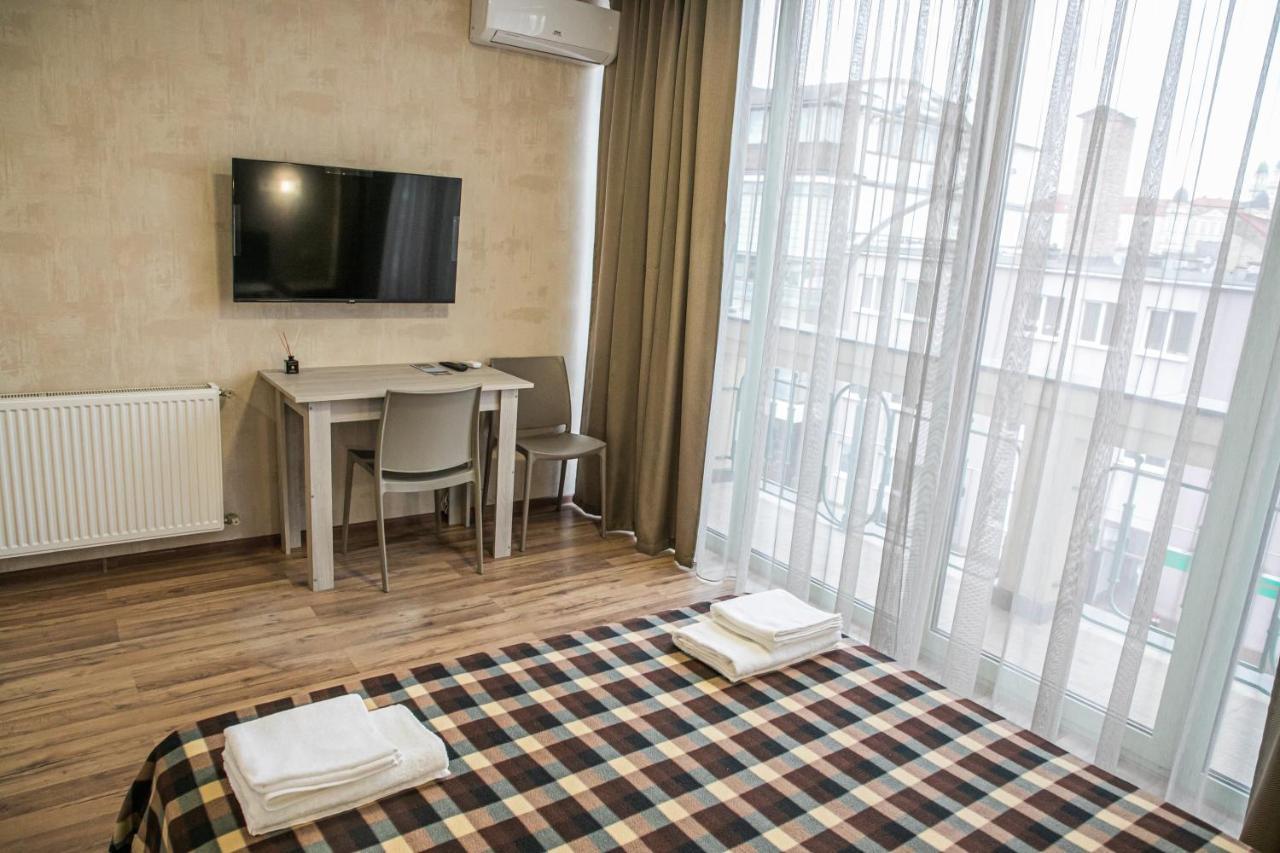 Alina Hotel & Hostel Užhorod Exteriér fotografie