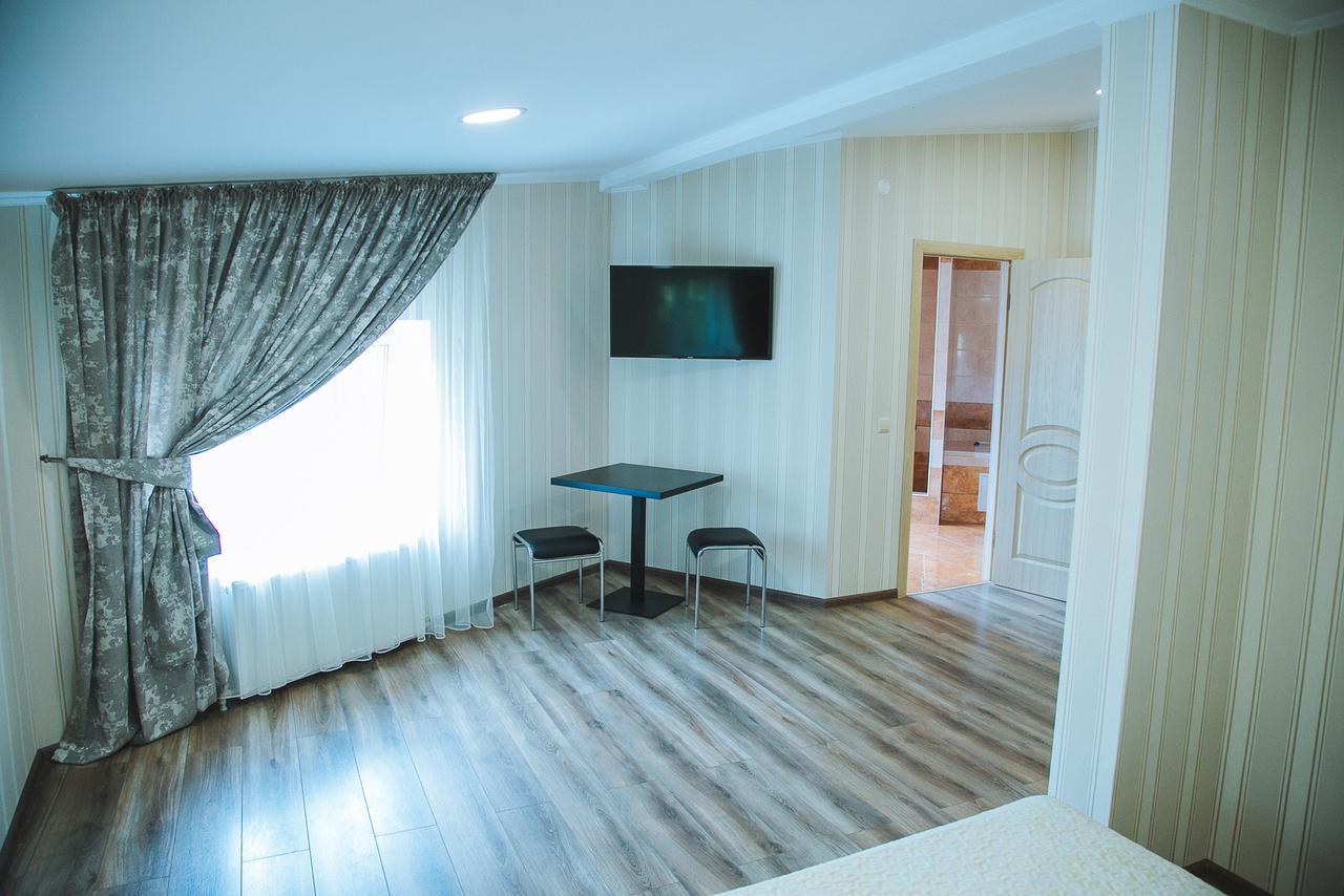 Alina Hotel & Hostel Užhorod Exteriér fotografie